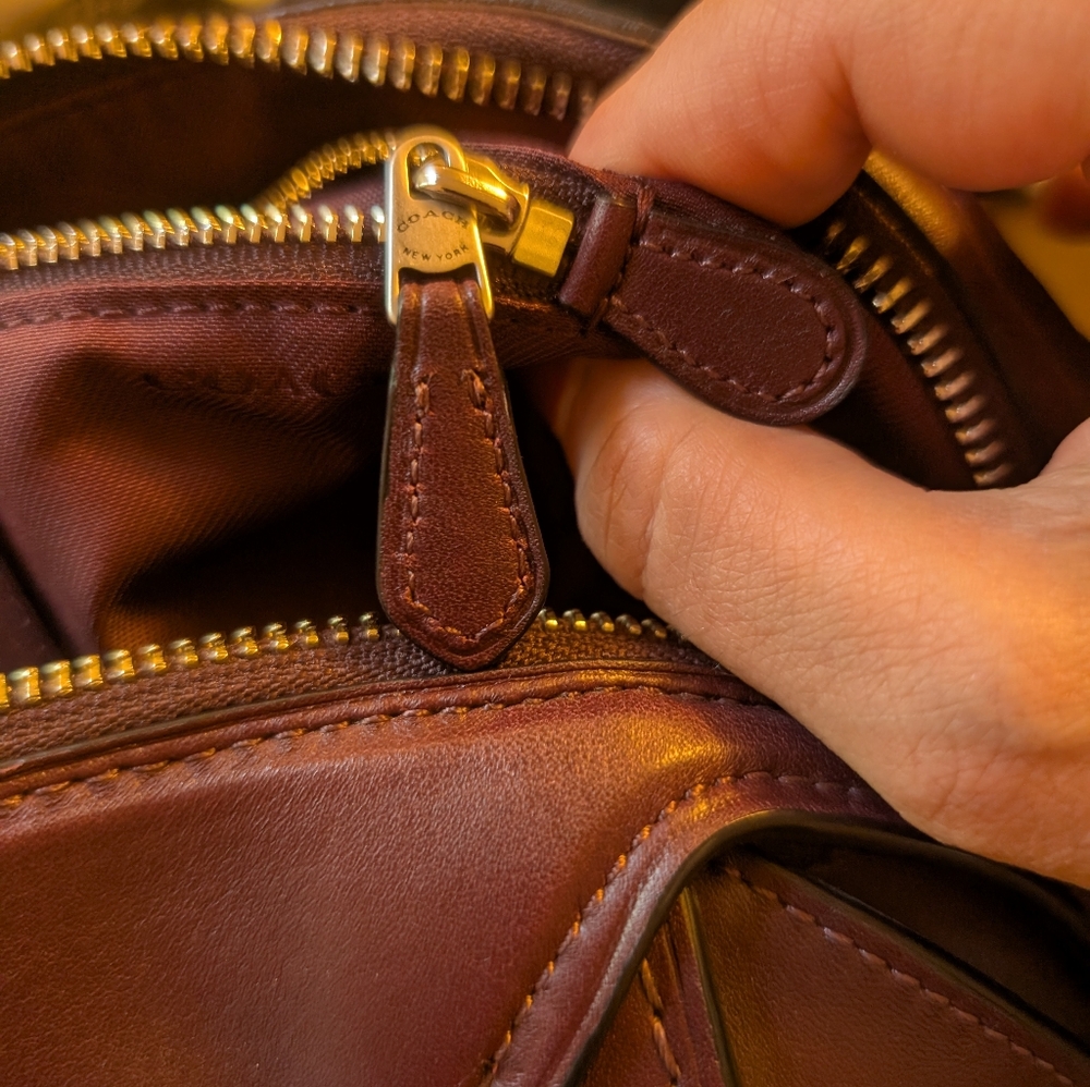 Coach Ace Satchel in Burgundy in EUC - Picture 4 of 16